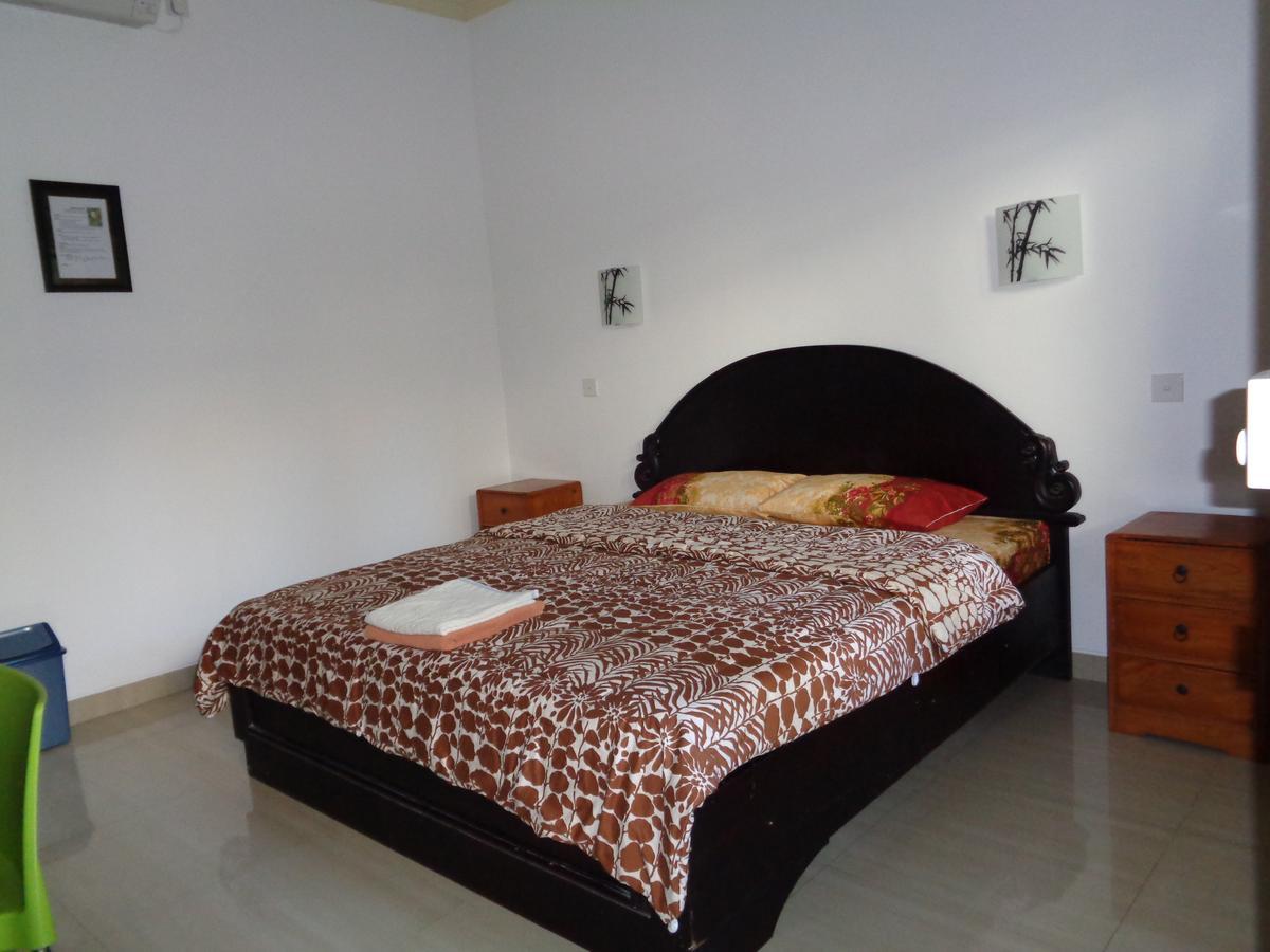 לינה וארוחת בוקר Sanur Yulia 1 מראה חיצוני תמונה
